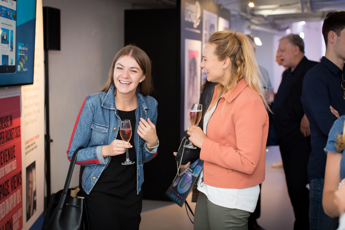 img-118_35235278603_o