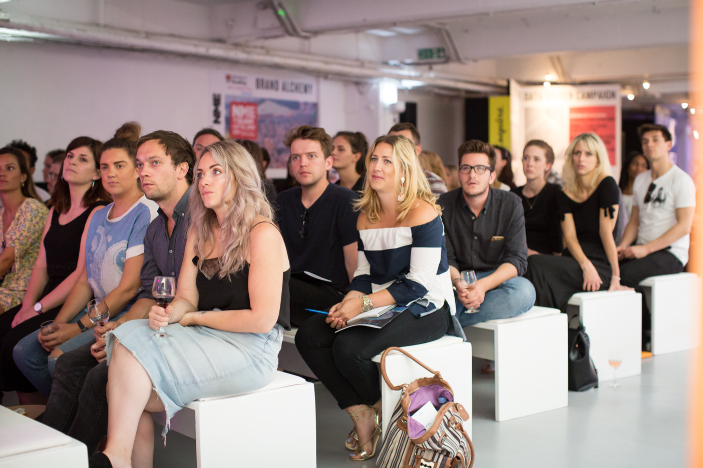 img-18_35910975941_o