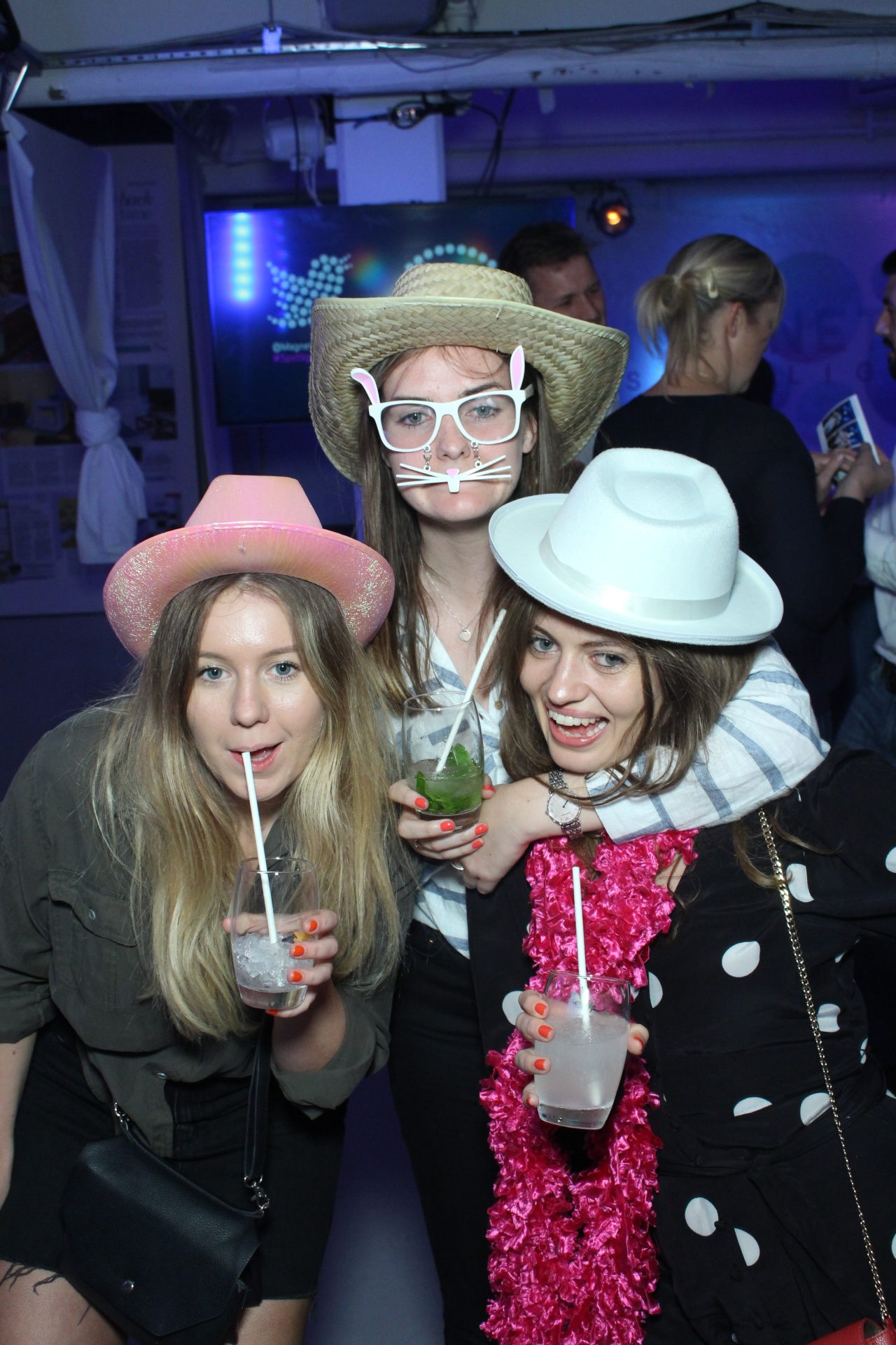 1529001576637_29078942938_o